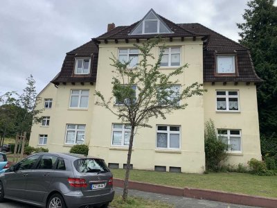 Kiel-Friedrichsort: 2 Mehrfamilienhäuser auf einem Grundstück.