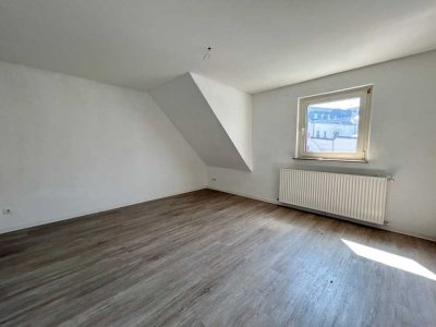 Schöne 2,5-Zimmerwohnung mit Tageslichtbad