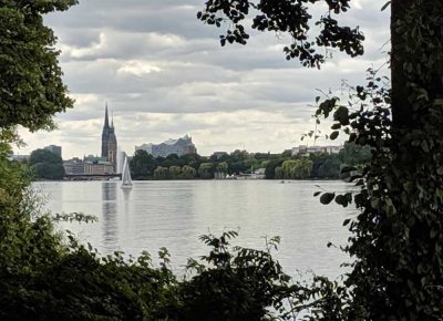 Einmalige Lage. Einmalige Gelegenheit. Exlusive Villa mit unverbaubarem Alsterblick A+