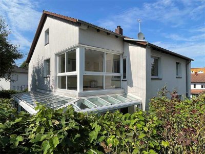 Geräumiges 2-Familienhaus auf einem 668 m2 Grundstück, in guter Lage in Roßdorf