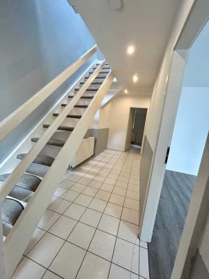 Reihenmittelhaus mit freundlicher 3-Raum Wohnung