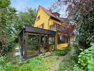 Angebautes Einfamilienhaus mit Garten + gr. Wintergarten, herrl. Lage am Hochfeld, Bezug Frühjahr 26