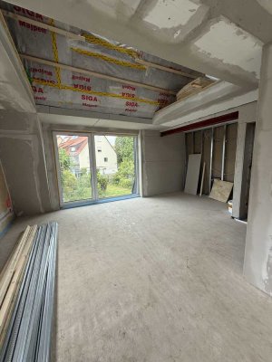 Maisonette-Wohnung nach Kernsanierung – Erstbezug