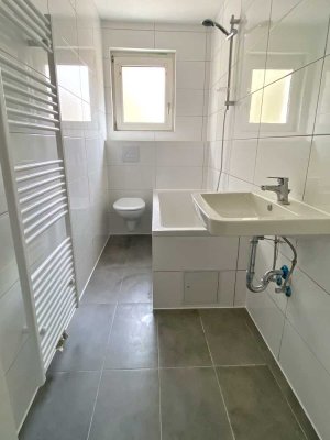 Traumhafte sanierte 3,5 Zimmerwohnung mit Balkon und Garten