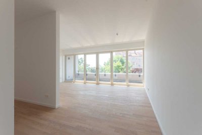 Modernes Wohnen mit Wohlfühlgarantie | Großzügiger Balkon | Parkett | 2 Bäder | Stellplatz | Aufzug