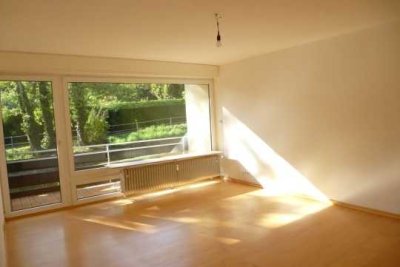Gut geschnittene, helle Wohnung mit Balkon: ab 01.10.25 oder 01.11.25