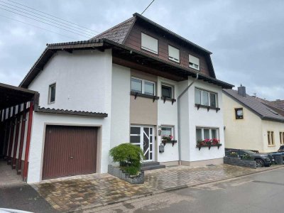Direkt einziehen - sehr gepflegtes, freistehendes 2-3-Familienhaus