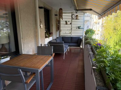 Provisionsfrei: Kernsanierte 4,5-Zimmer-Wohnung mit Südbalkon, 2 Garagen in Bestlage der List