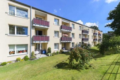 Mindestalter: 60 Jahre - Gemütliche 2-Zimmer-Service-Wohnung mit Balkon im Atriumhaus Neuwiedenthal