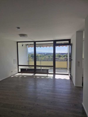 Erstbezug! Frisch sanierte 3-Zimmer-Wohnung mit Seeblick – Zentrale Lage in Mannheim-Vogelstang