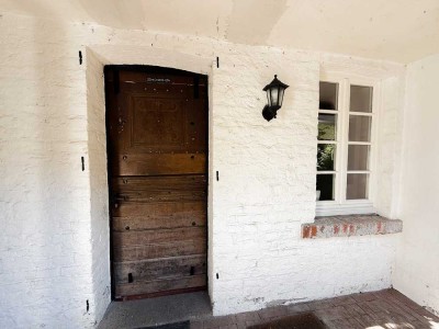 Kleinod! Liebevoll hergerichtetes Fachwerk-Idyll mit malerischem Innenhof, Scheune und Nebengeb