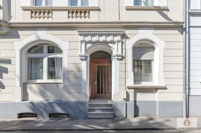 Großzügiges Altbaujuwel mit Gestaltungspotenzial: 5-Zimmer-Wohnung