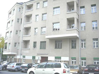 Behindertengerecht Wohnung mit zwei Balkonen, Pflegefirma im Haus