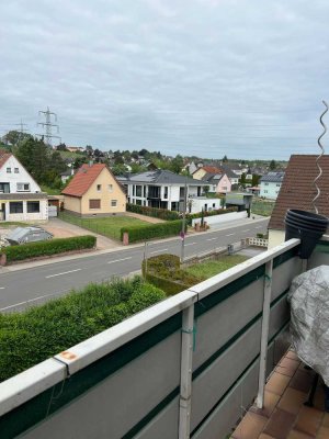KH-Winzenheim; hübsche 2-Zimmer-Dachwohnung