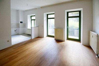 Erstbezug nach Sanierung mit Balkon: freundliche 3-Zimmer-EG-Wohnung in Chemnitz