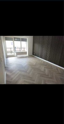 Neuwertige Wohnung mit zwei Zimmern sowie Balkon und EBK in Baesweiler