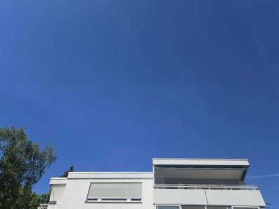 Echte Rarität: Penthaus mit Blick über Baden-Baden, Lift, EBK, Dachterrasse, Markisen, Garage - frei