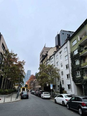 Renovierte 2-Zimmer-Wohnung mit Galerie in zentraler Lage von Frankfurt-Westend