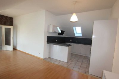 Ansprechende 3-Zimmer-DG-Wohnung mit moderner offener Einbauküche  in Gangelt