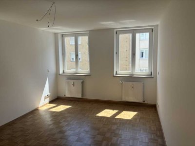 ::Komplett neu saniert::Top Lage Maxvorstadt ::2 Zi.+Wohnküche::