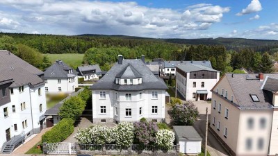 Traumhaft! Stattliche Fabrikantenvilla (ca. 280 m² WFL) auf großem Grundstück (1.351 m²) in Grünhain