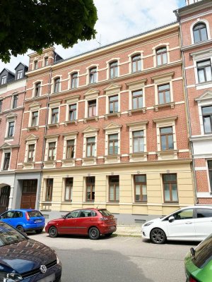 Helle, teilmöblierte DG Wohnung mit Einbauküche - Schönes Wohnen garantiert!
