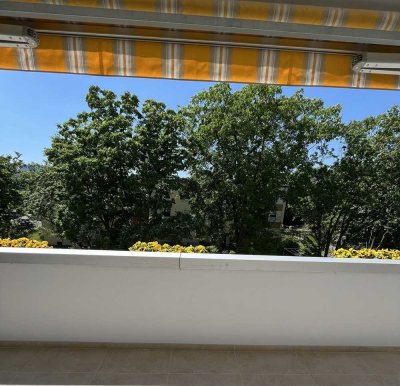 Modernes Wohnambiente mit grüner Aussicht - Top-renovierte Wohnung im Erstbezug