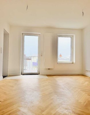 Attraktive  3-Zimmer-Dachgeschoss-Wohnung Paulsstadt, gut geschnitten mit Balkon und Einbauküche
