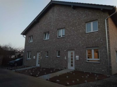 Sonnige Doppelhaushälfte in Müddersheim