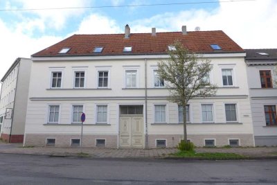 2-Zimmer-Dachgeschoss-Wohnung mit Pantryküche in Zentrumsnähe