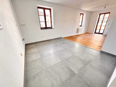 Provisionsfrei - Renovierte 3 Zimmer Wohnung mit Terrasse und Stellplatz in Heßdorf