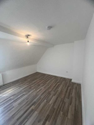 3 Zimmer Wohnung mit tollem großzügigen Schnitt