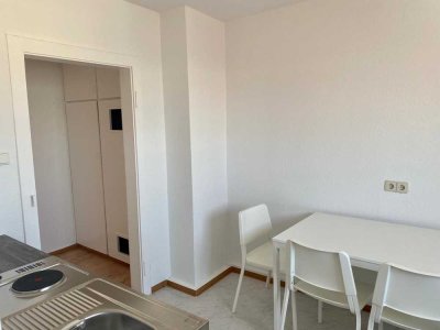 Zimmer in 4-Zimmer Wohnung zu vermieten