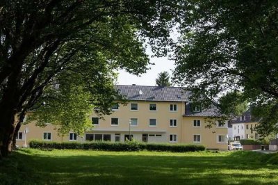 Toll geschnittene, lichtdurchflutete 2-Zimmer-Whg. Wermecker Grund mit Balkon