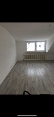 2-Zimmer-Wohnung in bester Lage zu vermieten, nur wenige 100 Meter vom Bahnhof (Ehningen) entfernt.