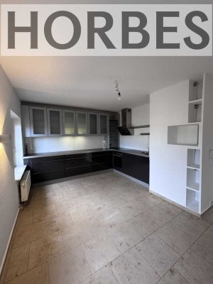 *Neu renovierte* 100 qm 2-Zimmer Wohnung mit Loggia