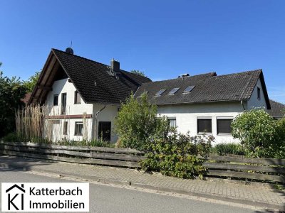 Attraktives Ein- bis Zweifamilienhaus mit viel Wohnfläche in Bornhausen