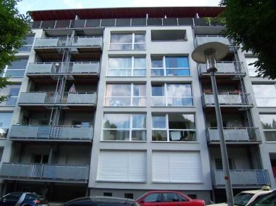 großzügig, helle 1-Zimmer-Wohnung mit EBK (gegen Ablöse) und großem Balkon in Uni-Nähe!