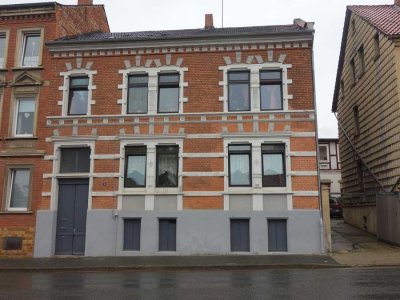 Schöningen, großzügige 4,5-5 Zi-Whg,  ca.90 m²-Wfl., weißes Bad mit BW, Mitbenutzung des Gartens
