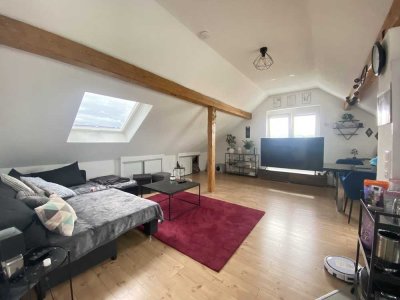 2,5 Zi Wohnung kernsaniert, Fußbodenheizung, franz. Balkon, Bad mit Badewanne
