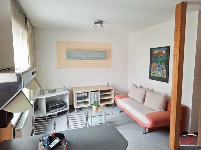 Gepflegte 2 Raum Wohnung mit offenem Wohn-/Kochbereich