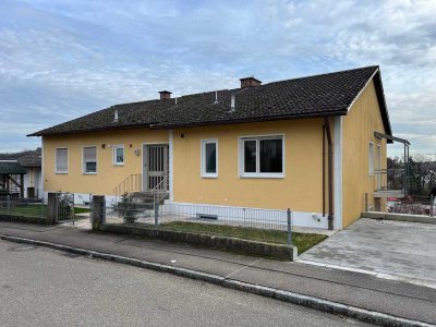 Modernisierte Erdgeschosswohnung mit zwei Zimmern und schönem Ausblick in Oberdolling