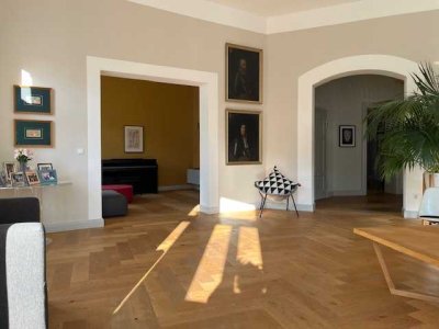 Geräumige und neuwertige 5-Zimmer-Wohnung in Bestlage - provisionsfrei