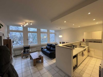 3-ZKB-Wohnung mit Blick auf den Zollhafen – Vollmöbliert