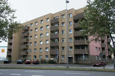 Gerne wohnen bei der GAG - Sonnige Zweizimmerwohnung mit Loggia