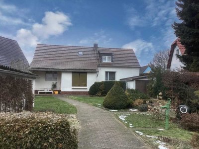 Charmantes Einfamilienhaus in Leipzig-Seehausen mit großem Grundstück
und Ausbaureserve ca.40m² i