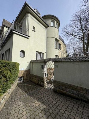 Schöne 2-Zimmer-Wohnung mit Terrasse im Grünen – teilmöbliert