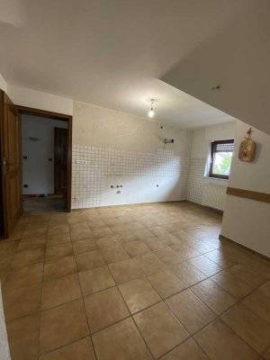 Ruhige 2,5-Zimmer-Dachgeschosswohnung mit Balkon in Troisdorf-Müllekoven