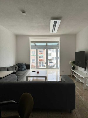 schönes möbliertes Zimmer in einer großzügigen 4er (Arbeiter) Wohngemeinschaft (WG)