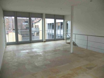 Anfragen bitte per Mail: Loft-Wohnung vom Feinsten mit 2 Terrassen (östliche Altstadt)